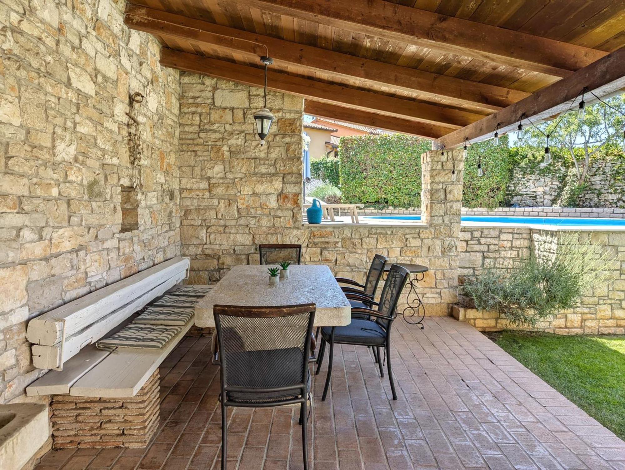 Villa Lucija ロヴィンスコ・セロ エクステリア 写真